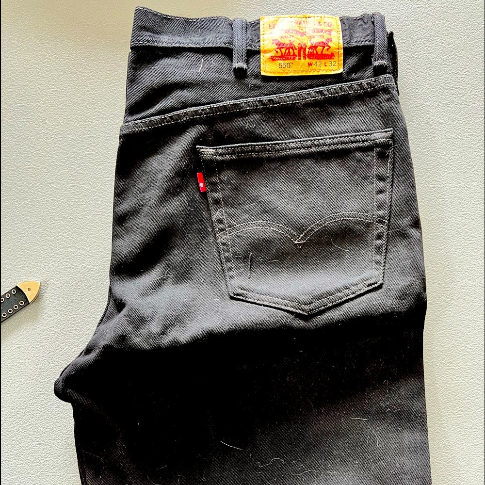 Mens new Levi’s 550 black denim jean. Size 42x 32.  Relaxed fit
